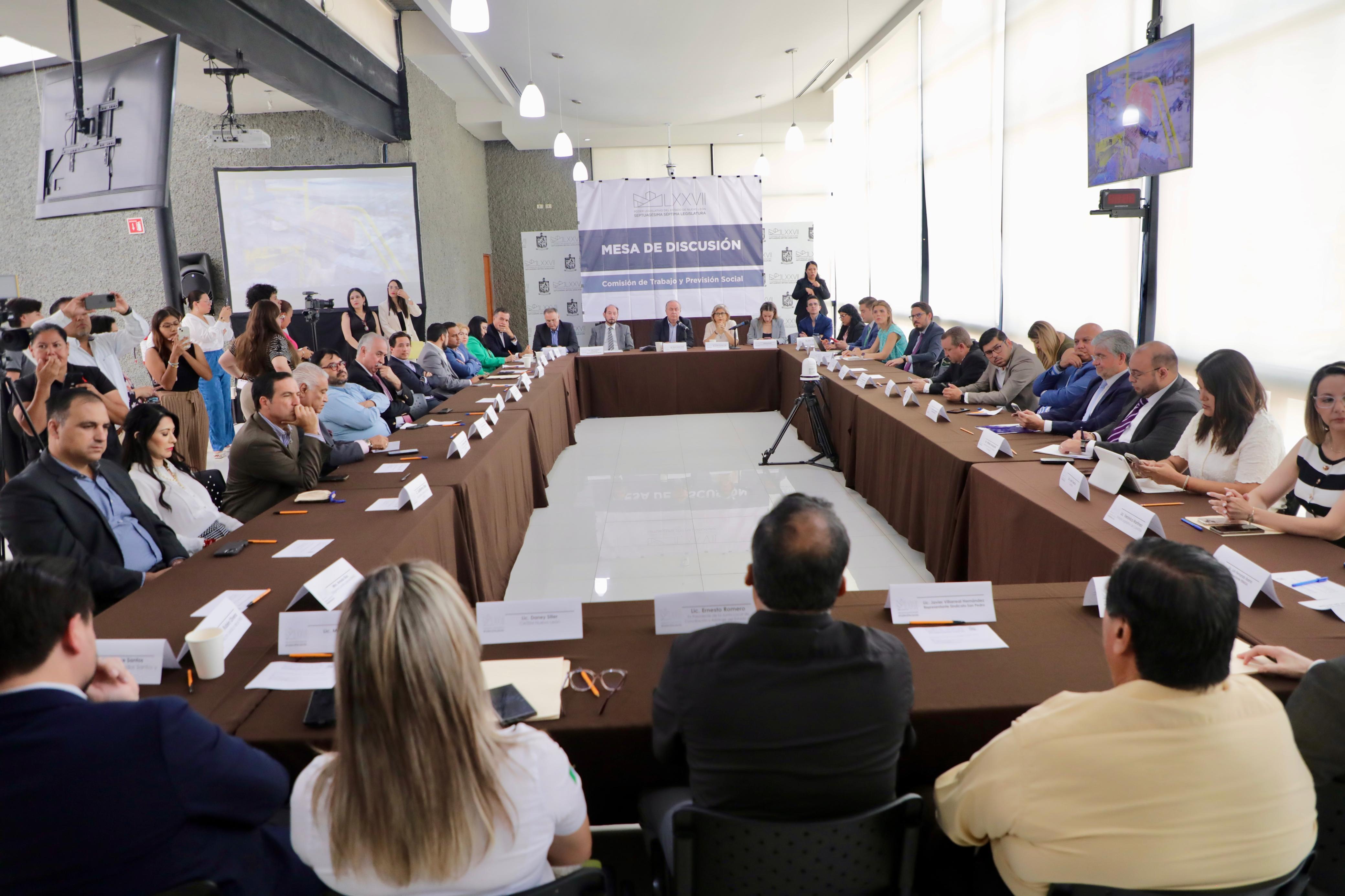 REDUCCIÓN DE LA JORNADA LABORAL ES VIABLE, COINCIDEN PARTICIPANTES EN FORO LEGISLATIVO