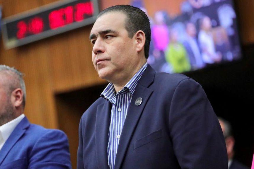 VA HERIBERTO TREVIÑO POR SEGURO DE GASTOS MÉDICOS EN ESCUELAS