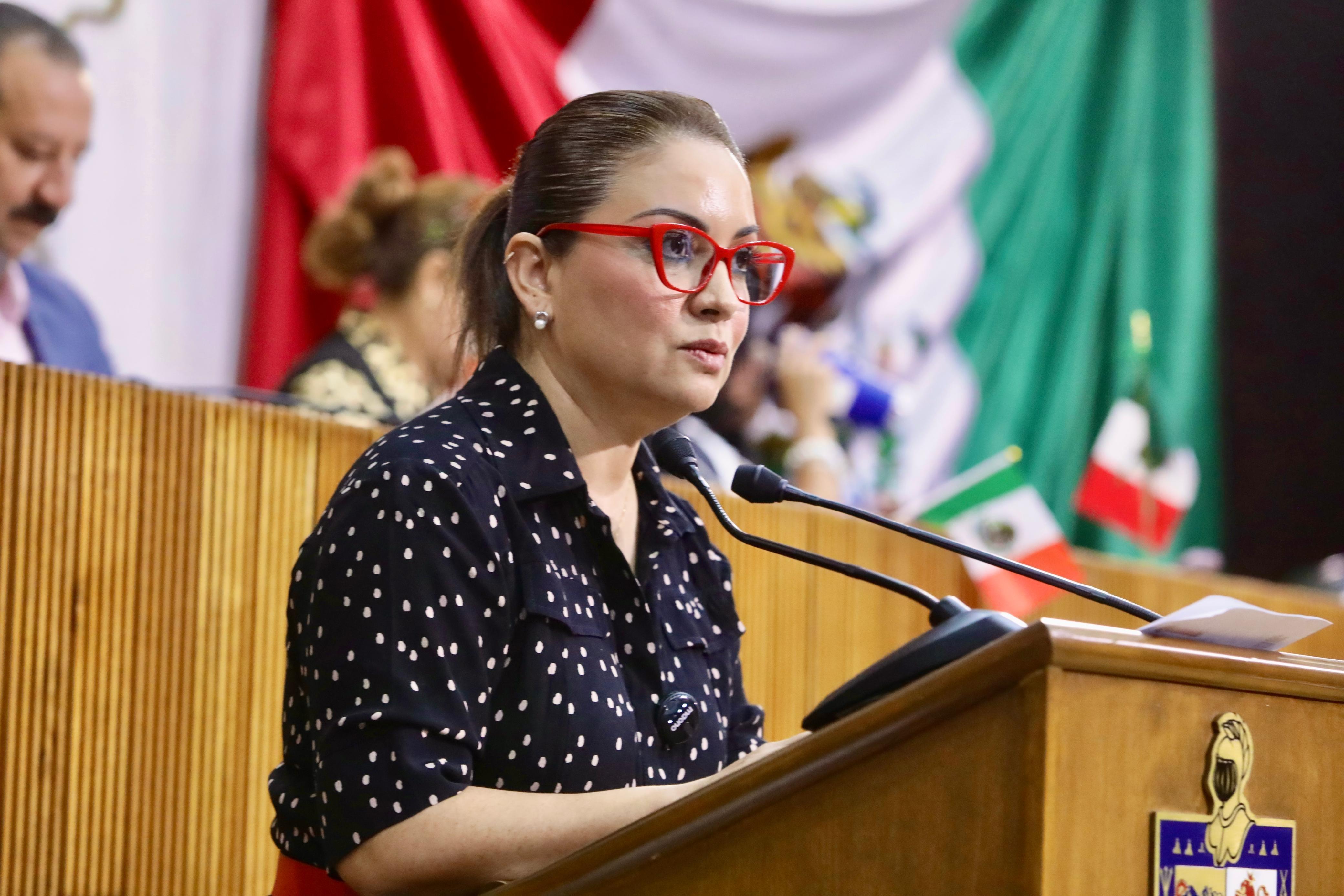 IMPULSA ARMIDA SERRATO DESFIBRILADORES EN ESPACIOS PÚBLICOS Y PRIVADOS