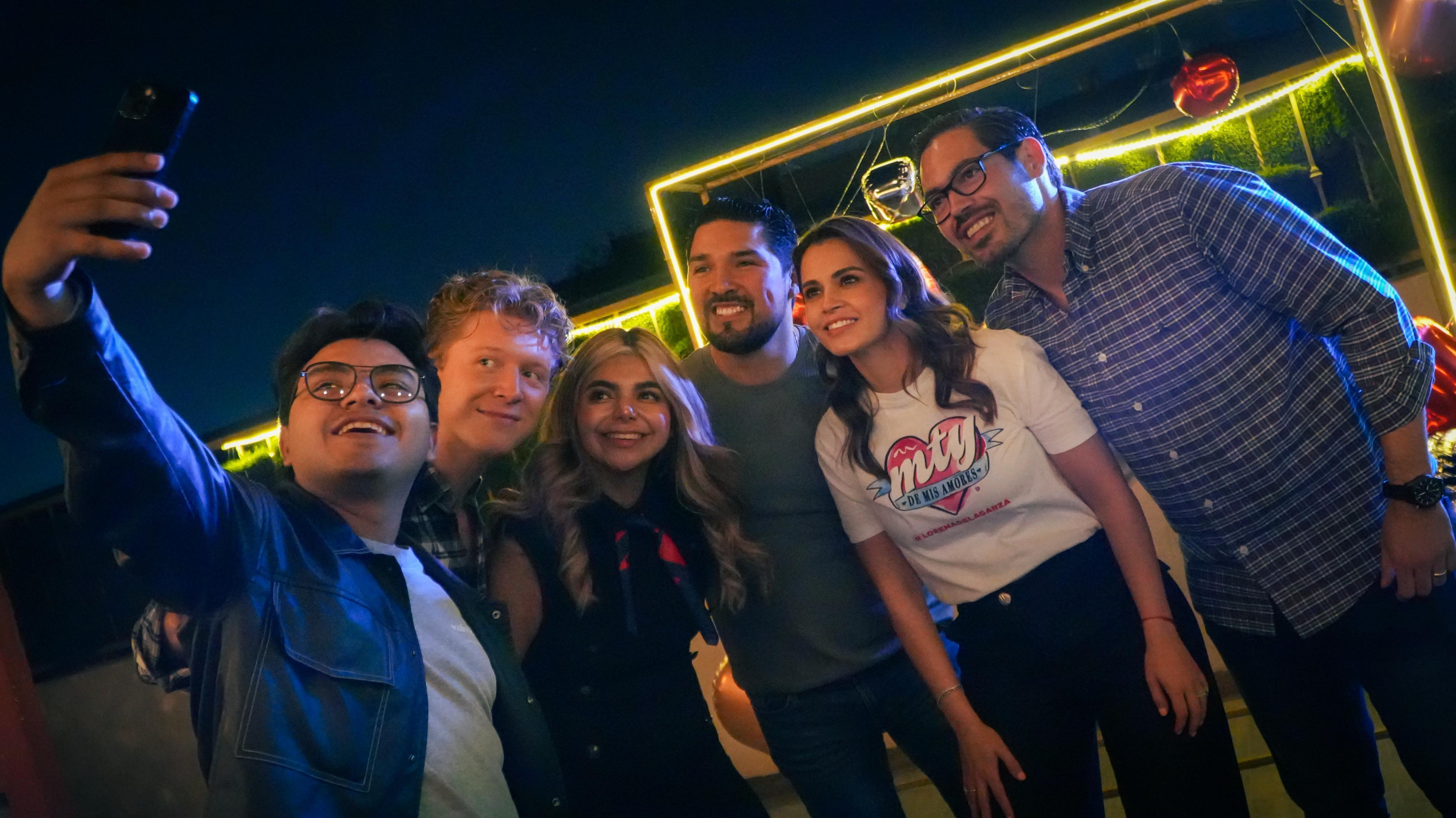LORENA DE LA GARZA ABRE DIALOGÓ CON JÓVENES REGIOS SOBRE PARTICIPACIÓN Y FUTURO DE MONTERREY 