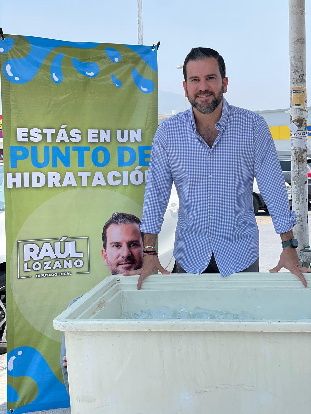 Instala Raúl Lozano puntos de hidratación en García