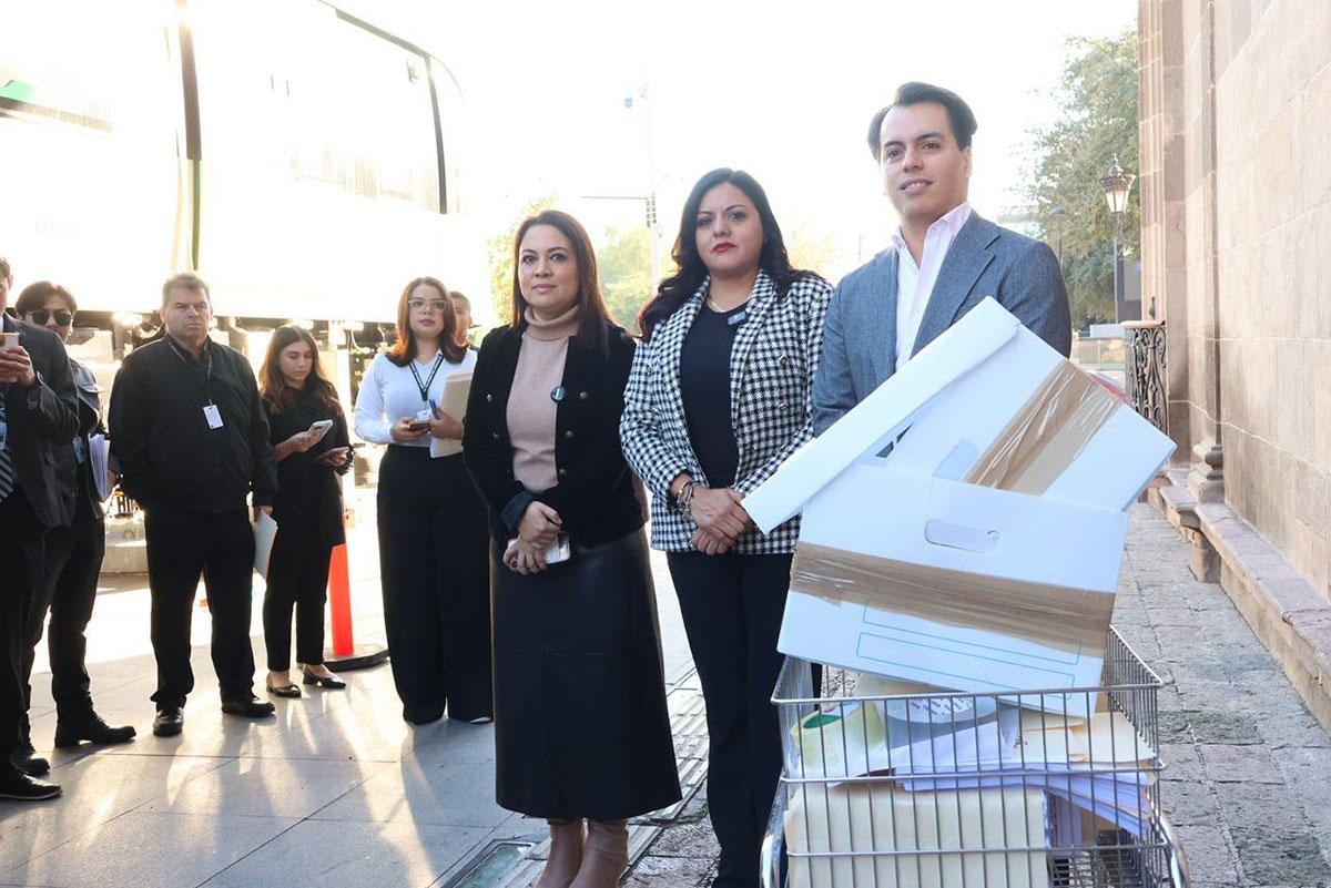 ENTREGA MESA DIRECTIVA PAQUETE FISCAL EN CONSEJERÍA JURÍDICA, PARA SU PUBLICACIÓN EN EL PERIÓDICO OFICIAL