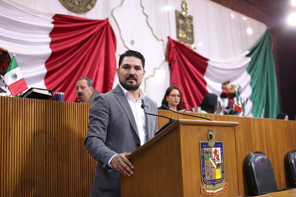 EXIGE FERNANDO AGUIRRE SEGURIDAD Y ENERGÍA ELÉCTRICA EN ESCUELA