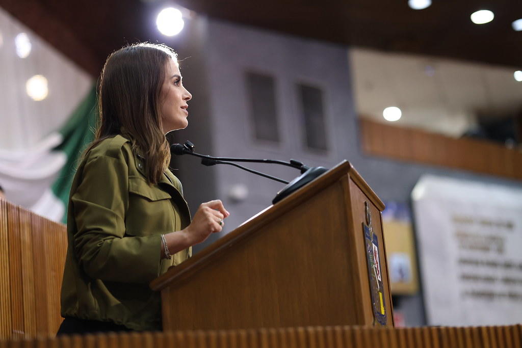 EXIGE LORENA DE LA GARZA PAGO A MAESTROS JUBILADOS; SEÑALA ADEUDO CERCANO A MIL MILLONES