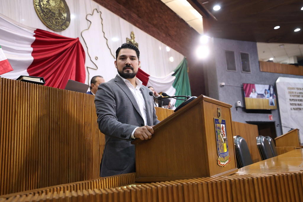 BUSCA FERNANDO AGUIRRE RECONOCER A MASCOTAS EN PROCESOS DE DIVORCIO