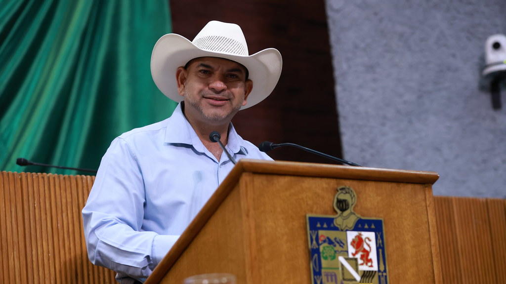 PIDE JOSÉ LUIS SANTOS ASEGURAR MOVILIDAD DURANTE CICLO ESCOLAR