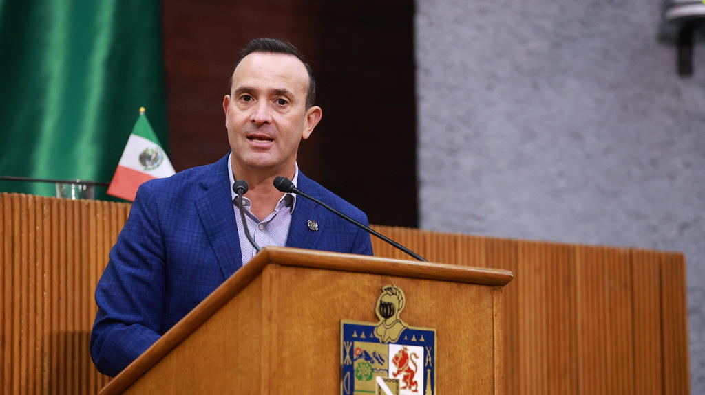 SOLICITA CONGRESO INVESTIGAR 'DOBLE CACHUCHA' DEL TESORERO